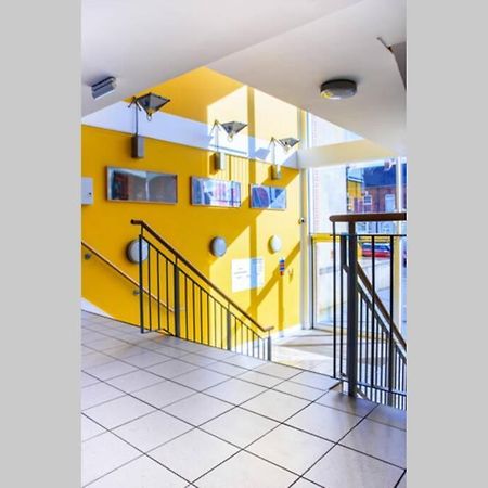 Luxury City Apartment Underground Parking 5* 贝尔法斯特 外观 照片